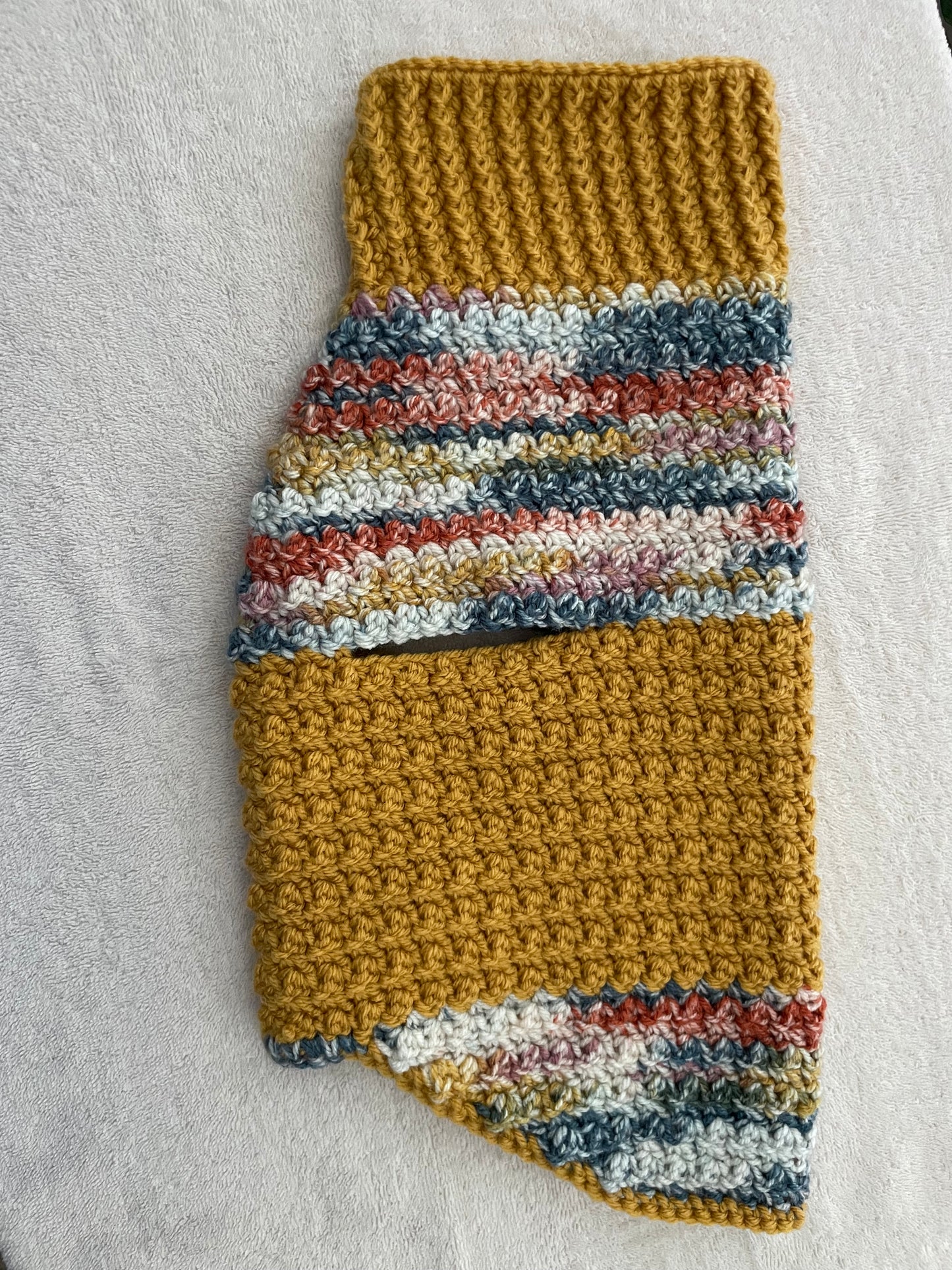 Dog Golden sweater (Medium)