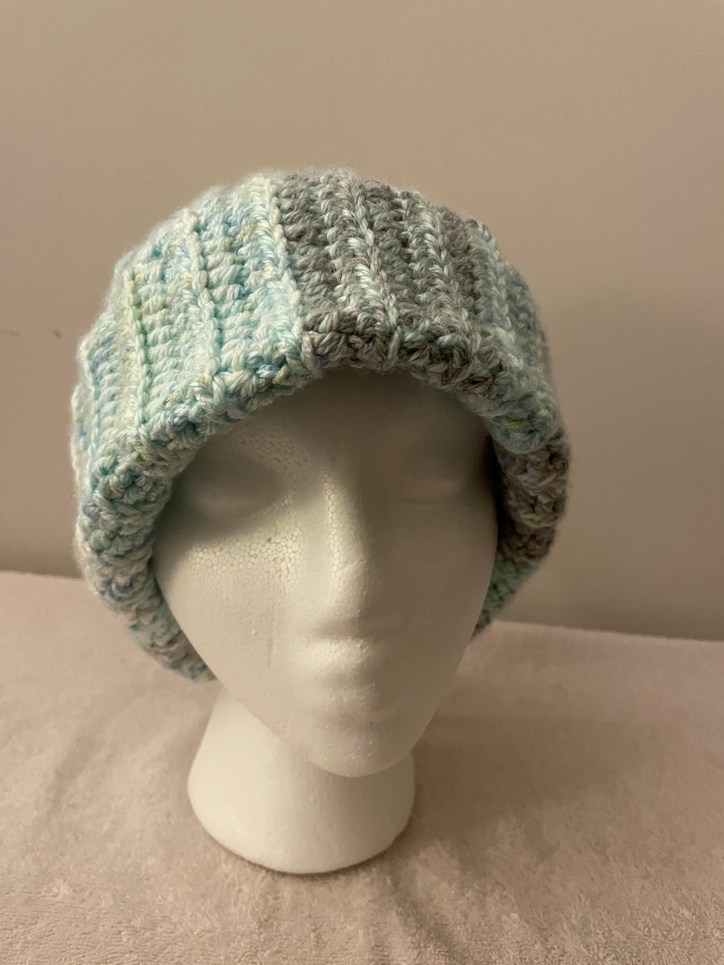 Shawl for woman to match the winter hat