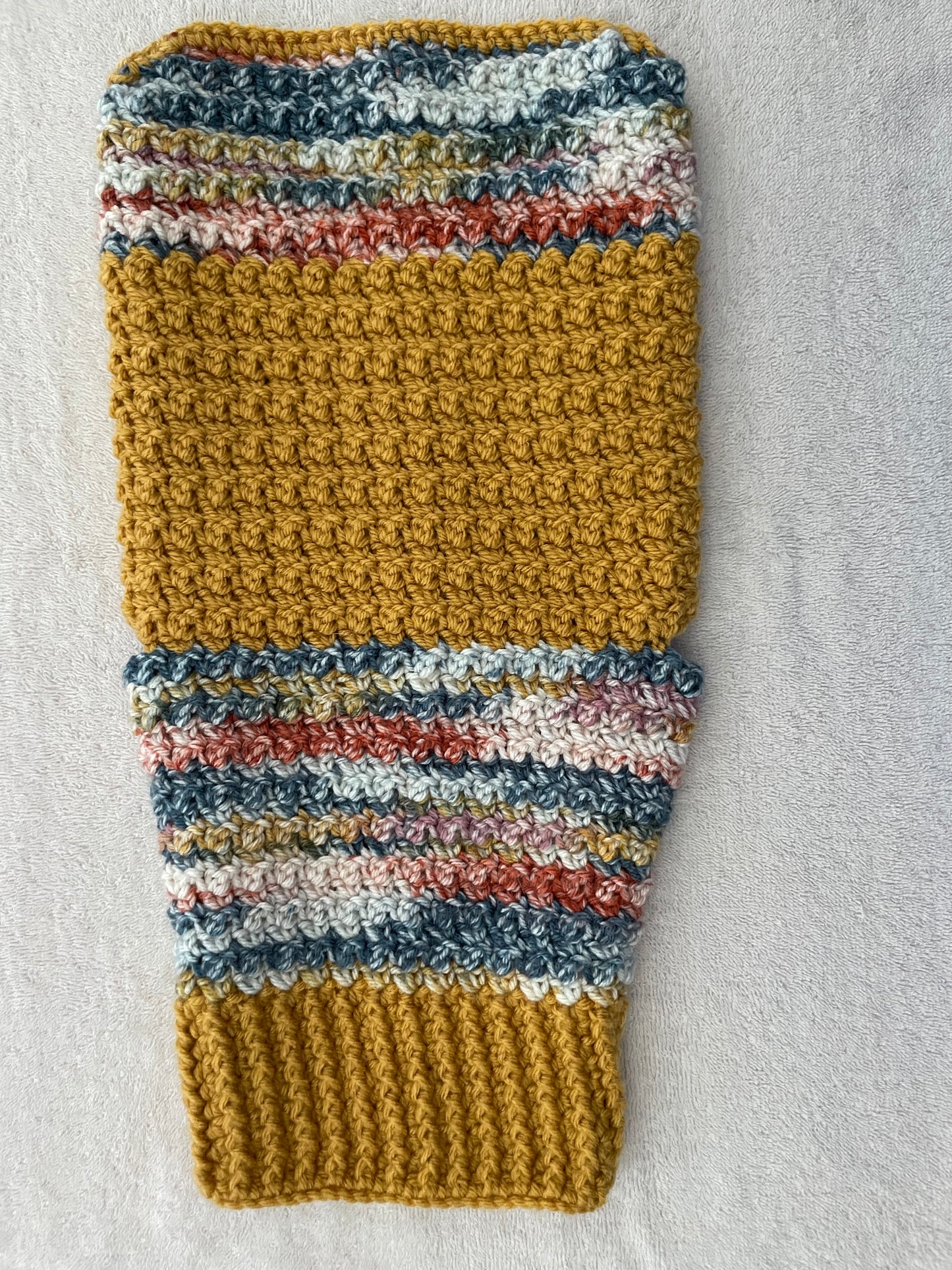 Dog Golden sweater (Medium)