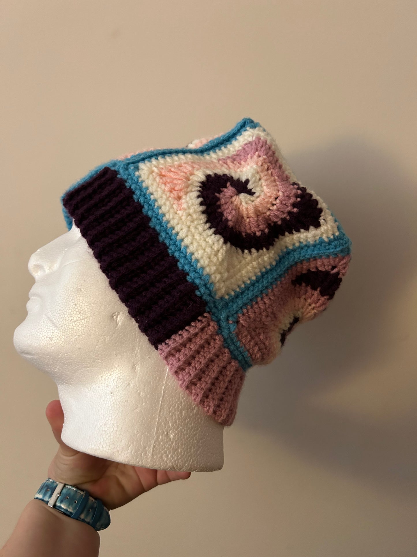 Swirl square bucket hat