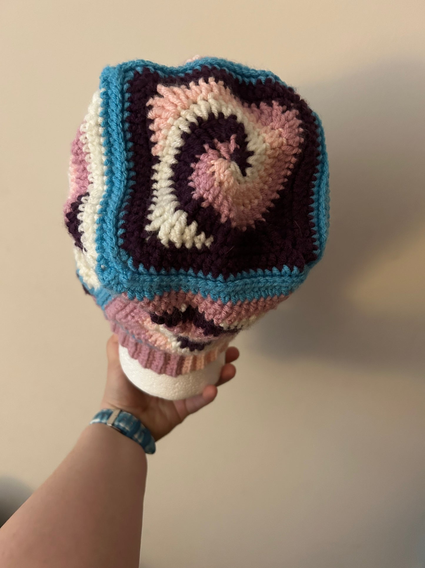 Swirl square bucket hat