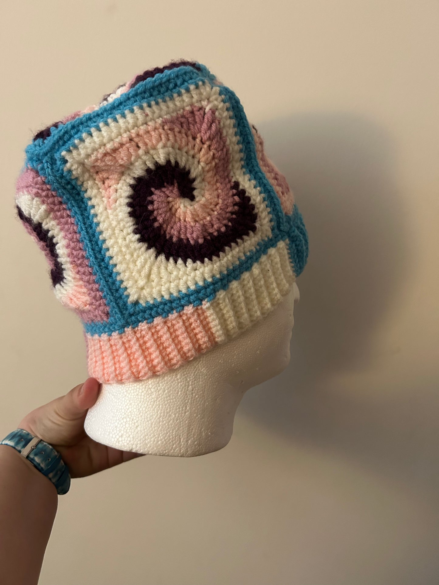 Swirl square bucket hat
